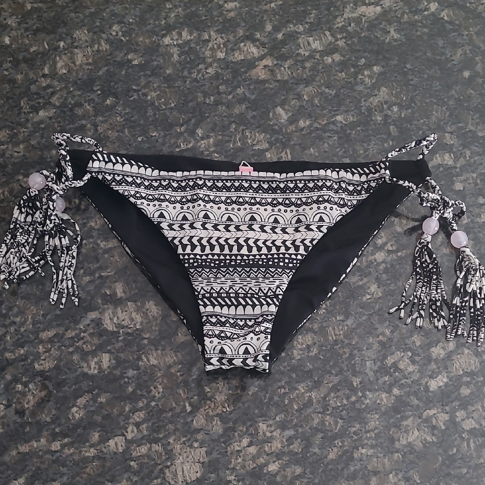 🖤 Victoria's Secret Reversible Ruched Bikini Bottom L